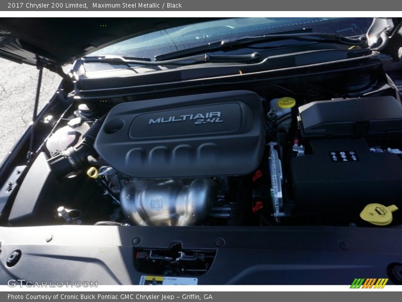 Maximum Steel Metallic / Black 2017 Chrysler 200 Limited