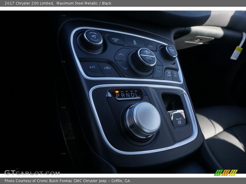 Maximum Steel Metallic / Black 2017 Chrysler 200 Limited