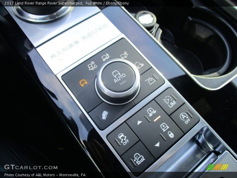 Controls of 2017 Range Rover Supercharged