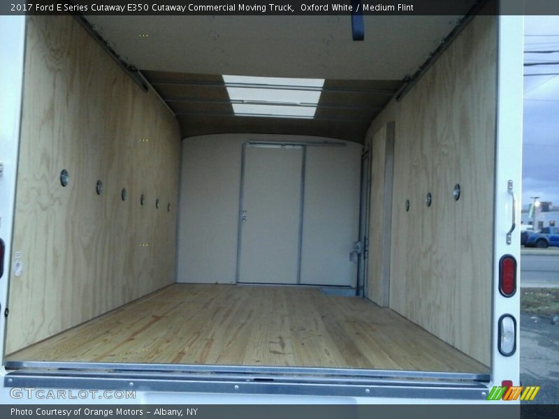 Oxford White / Medium Flint 2017 Ford E Series Cutaway E350 Cutaway Commercial Moving Truck