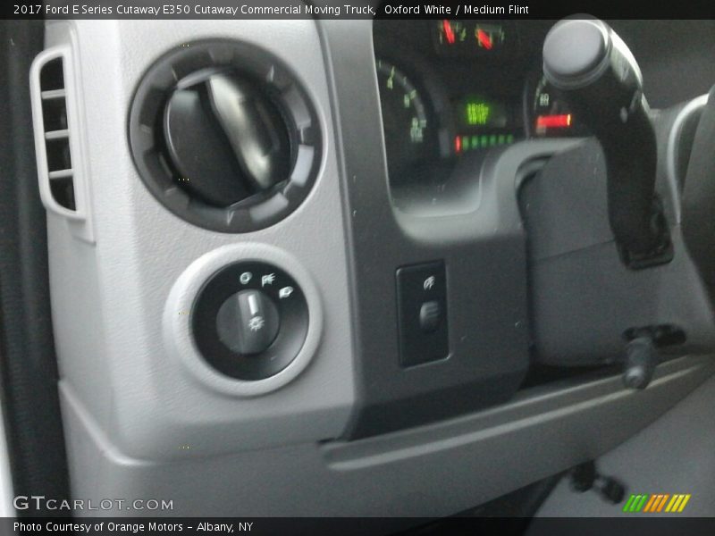 Oxford White / Medium Flint 2017 Ford E Series Cutaway E350 Cutaway Commercial Moving Truck