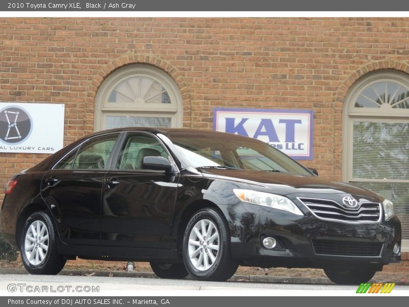 Black / Ash Gray 2010 Toyota Camry XLE