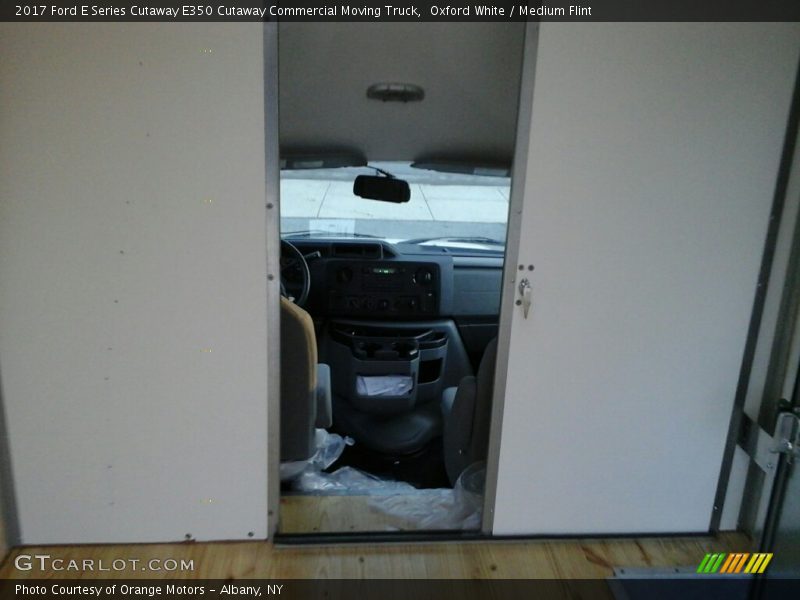 Oxford White / Medium Flint 2017 Ford E Series Cutaway E350 Cutaway Commercial Moving Truck