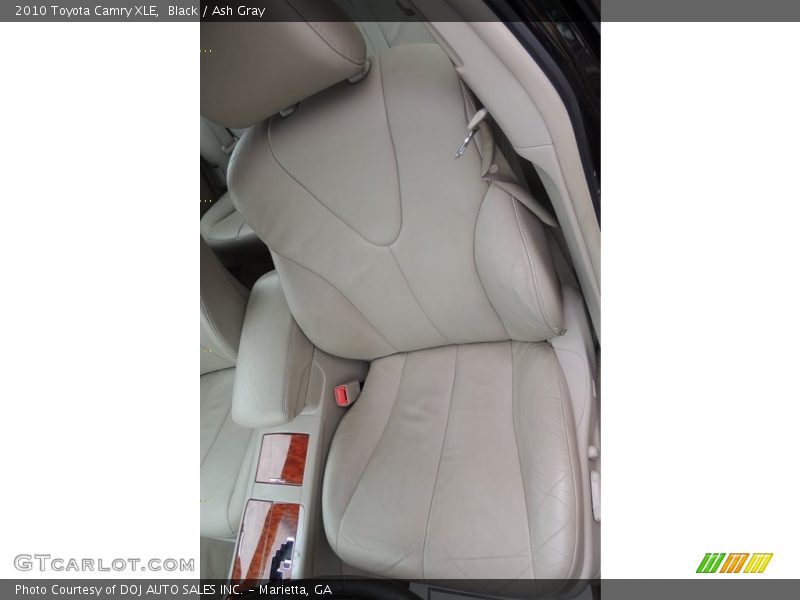 Black / Ash Gray 2010 Toyota Camry XLE