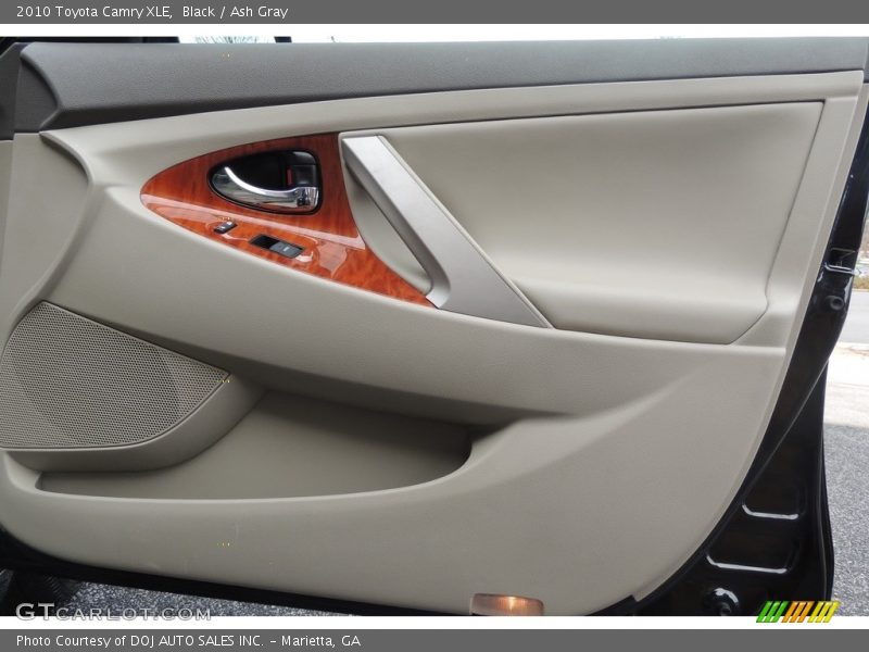 Black / Ash Gray 2010 Toyota Camry XLE
