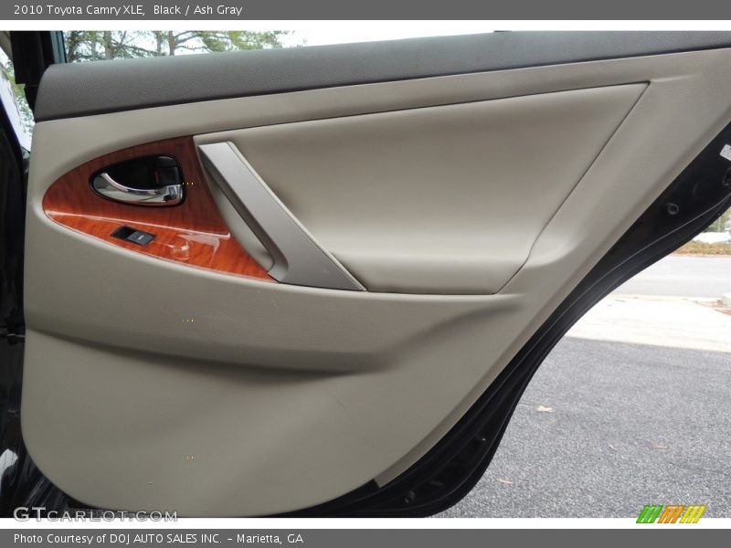 Black / Ash Gray 2010 Toyota Camry XLE