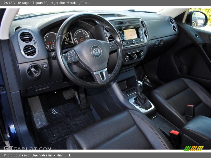 Night Blue Metallic / Black 2012 Volkswagen Tiguan SE