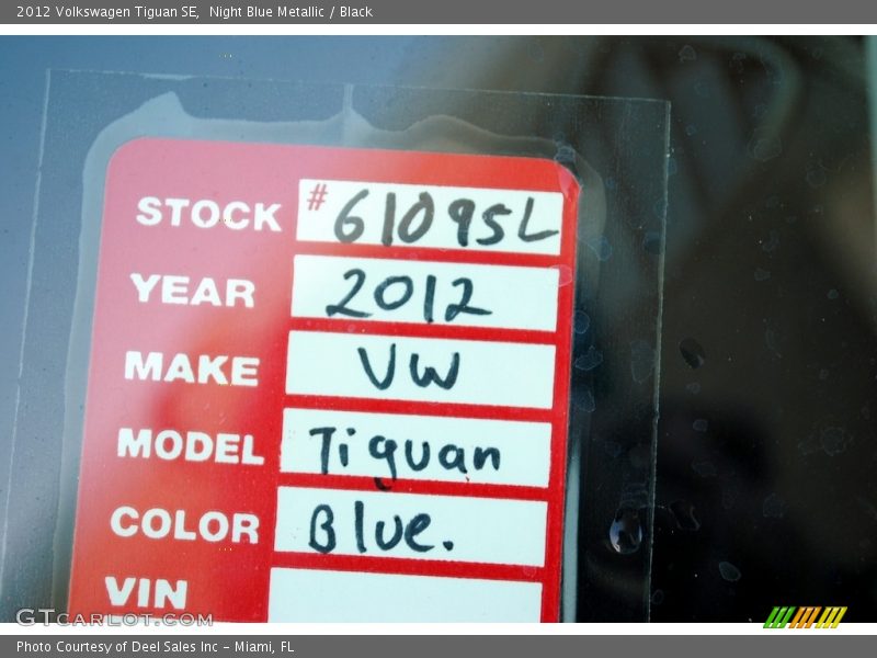 Night Blue Metallic / Black 2012 Volkswagen Tiguan SE