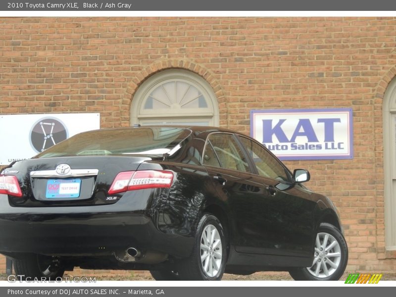 Black / Ash Gray 2010 Toyota Camry XLE