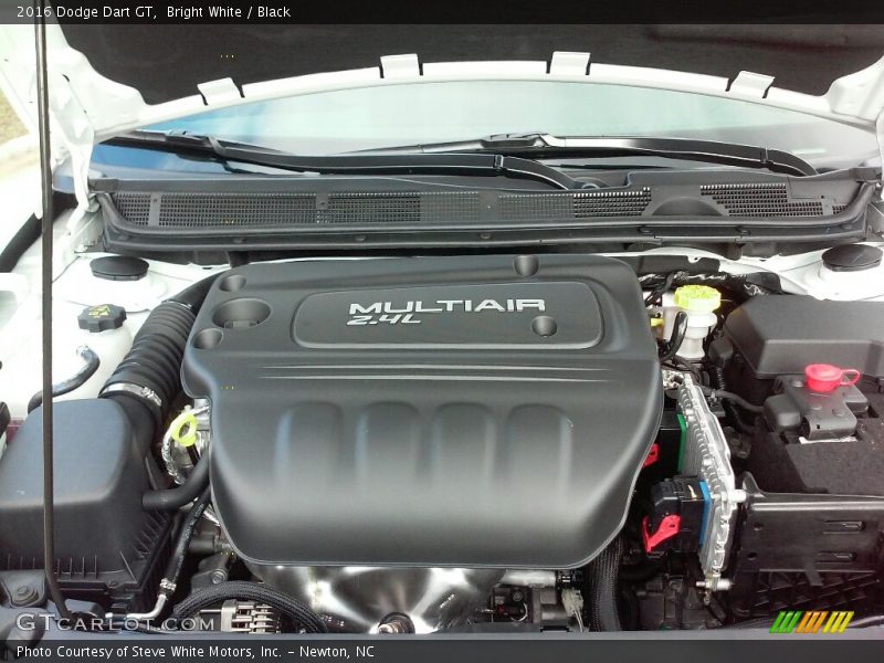 Bright White / Black 2016 Dodge Dart GT