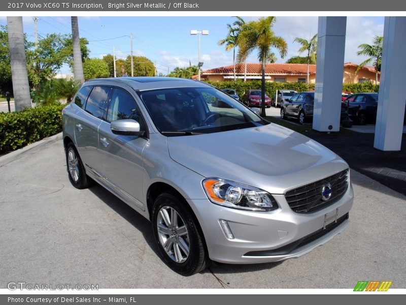 Bright Silver Metallic / Off Black 2017 Volvo XC60 T5 Inscription