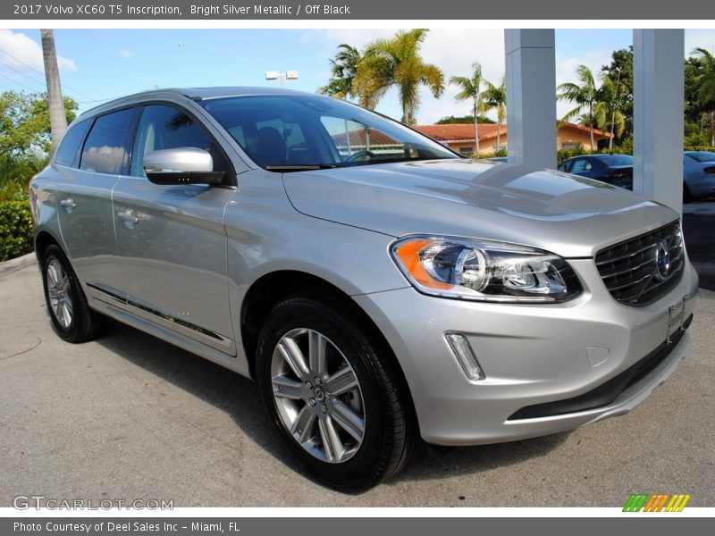 Bright Silver Metallic / Off Black 2017 Volvo XC60 T5 Inscription