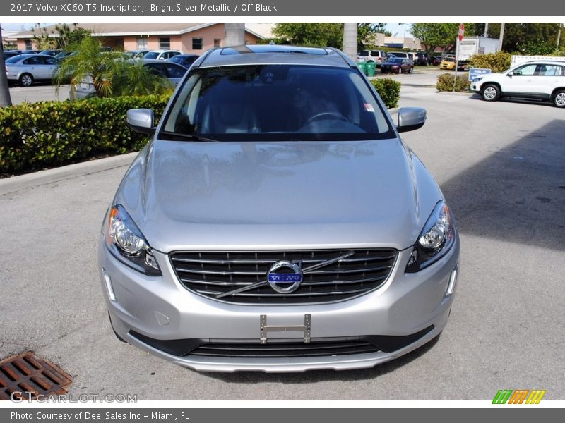 Bright Silver Metallic / Off Black 2017 Volvo XC60 T5 Inscription