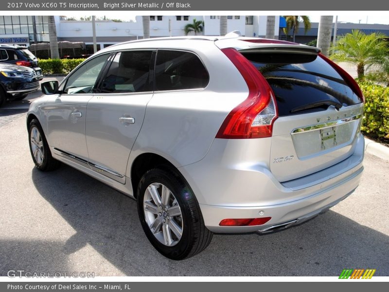 Bright Silver Metallic / Off Black 2017 Volvo XC60 T5 Inscription