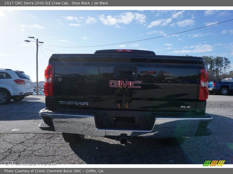 Onyx Black / Jet Black 2017 GMC Sierra 1500 SLE Crew Cab