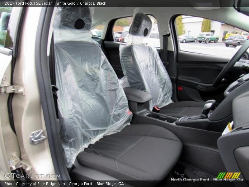 White Gold / Charcoal Black 2017 Ford Focus SE Sedan