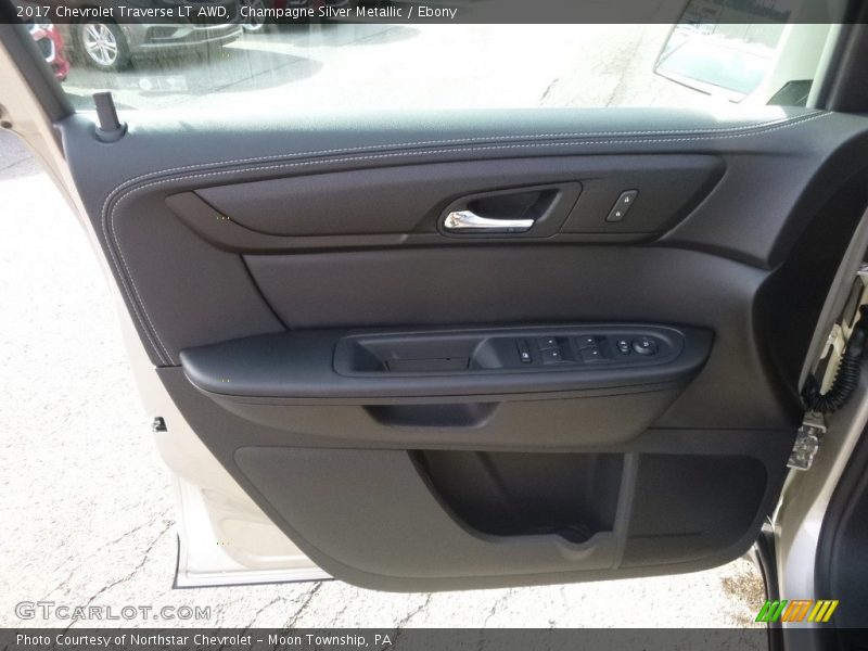 Champagne Silver Metallic / Ebony 2017 Chevrolet Traverse LT AWD