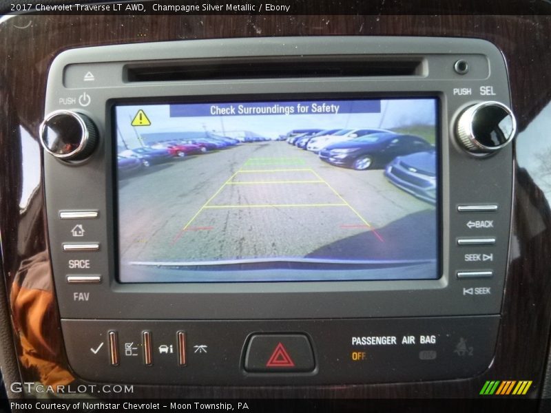 Champagne Silver Metallic / Ebony 2017 Chevrolet Traverse LT AWD