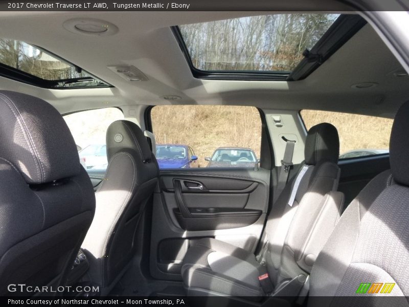 Tungsten Metallic / Ebony 2017 Chevrolet Traverse LT AWD