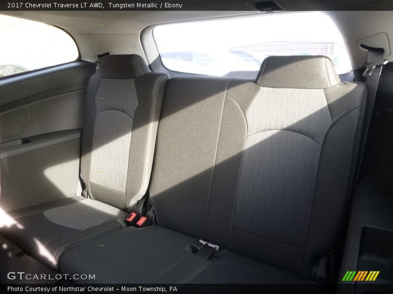 Tungsten Metallic / Ebony 2017 Chevrolet Traverse LT AWD