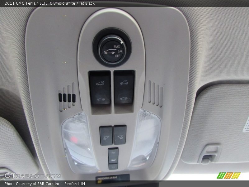 Olympic White / Jet Black 2011 GMC Terrain SLT