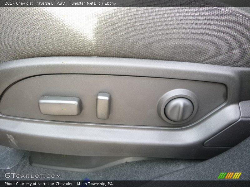 Tungsten Metallic / Ebony 2017 Chevrolet Traverse LT AWD