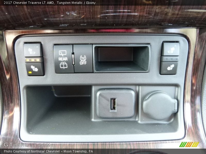Tungsten Metallic / Ebony 2017 Chevrolet Traverse LT AWD