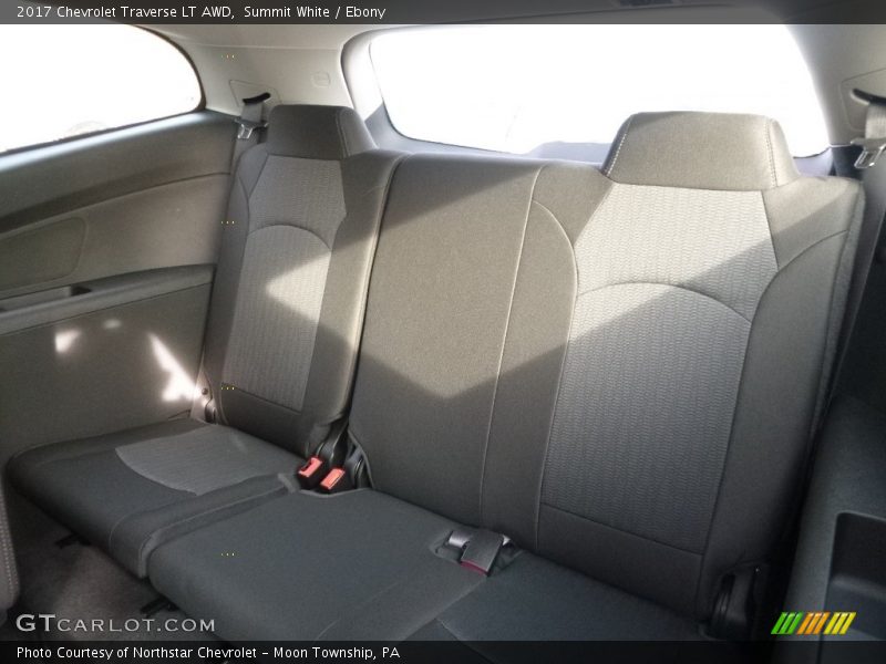 Summit White / Ebony 2017 Chevrolet Traverse LT AWD