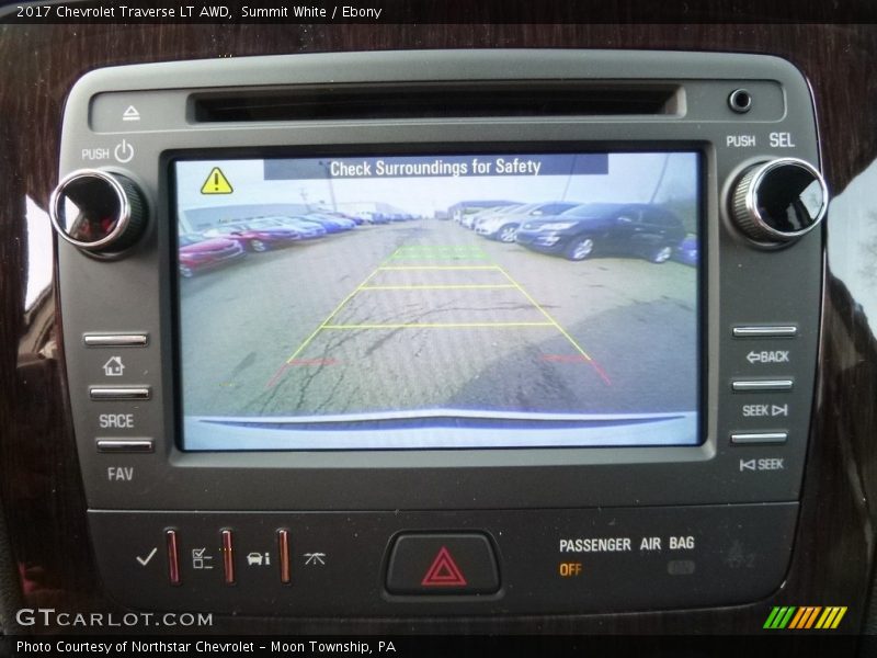 Summit White / Ebony 2017 Chevrolet Traverse LT AWD