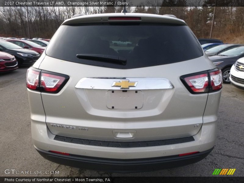 Champagne Silver Metallic / Ebony 2017 Chevrolet Traverse LT AWD