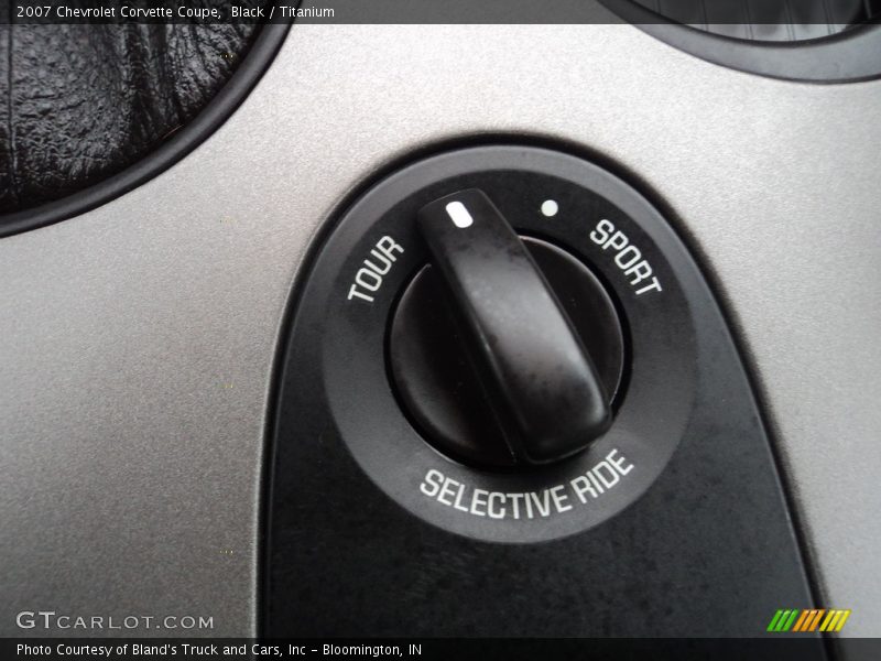 Black / Titanium 2007 Chevrolet Corvette Coupe