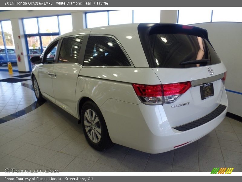White Diamond Pearl / Truffle 2016 Honda Odyssey EX-L