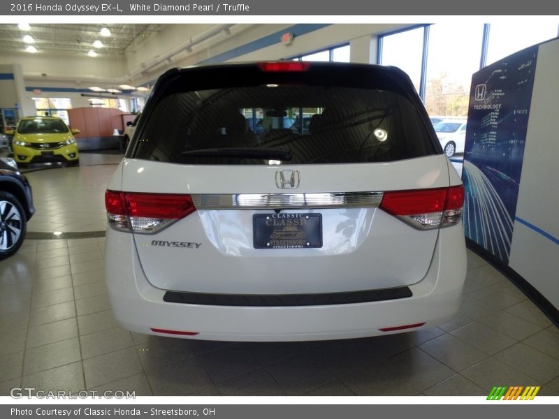White Diamond Pearl / Truffle 2016 Honda Odyssey EX-L