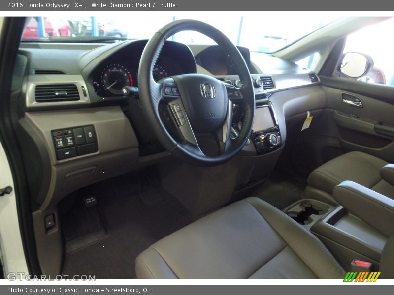 White Diamond Pearl / Truffle 2016 Honda Odyssey EX-L