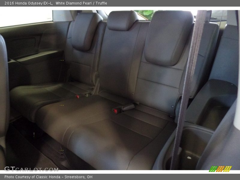 White Diamond Pearl / Truffle 2016 Honda Odyssey EX-L