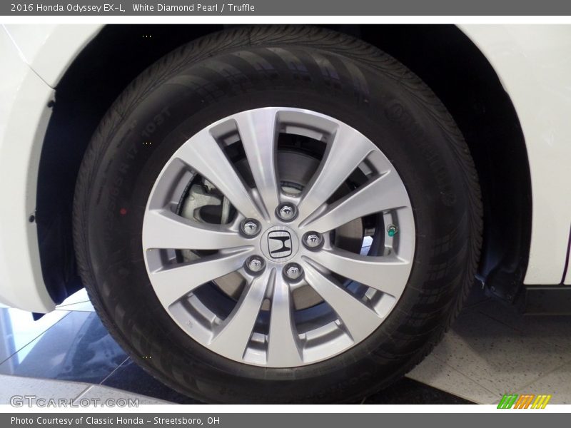 White Diamond Pearl / Truffle 2016 Honda Odyssey EX-L