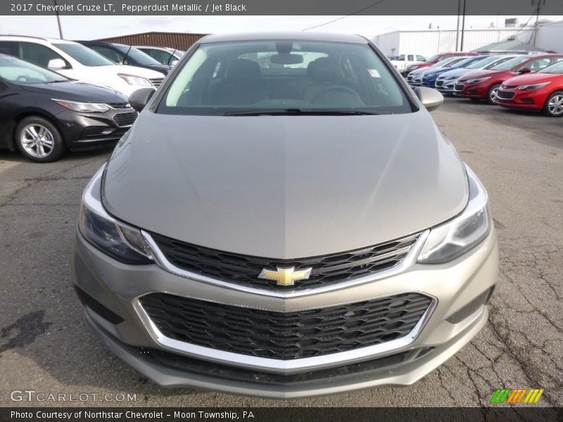 Pepperdust Metallic / Jet Black 2017 Chevrolet Cruze LT