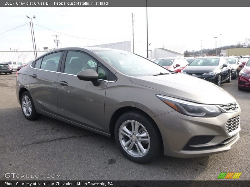 Pepperdust Metallic / Jet Black 2017 Chevrolet Cruze LT