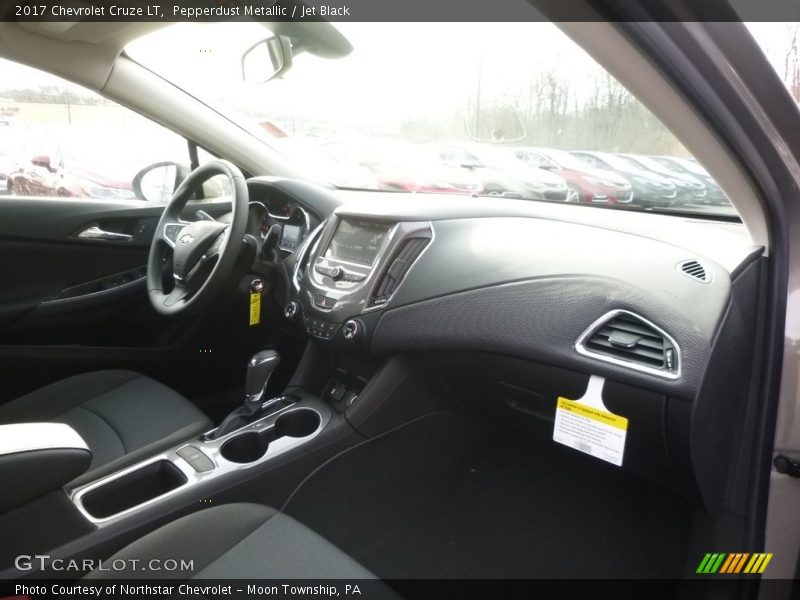 Pepperdust Metallic / Jet Black 2017 Chevrolet Cruze LT