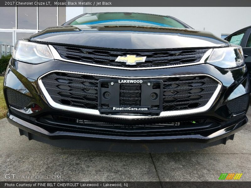 Mosaic Black Metallic / Jet Black 2017 Chevrolet Cruze LT