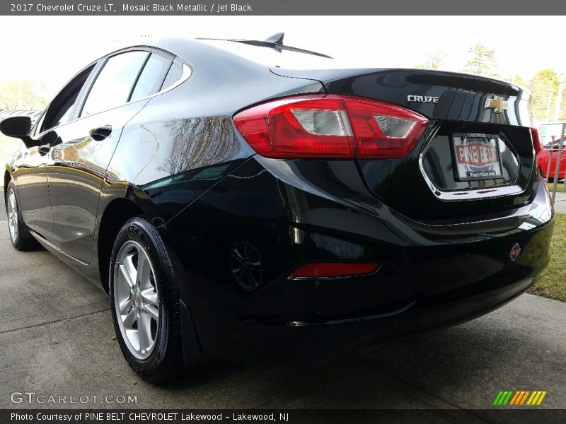 Mosaic Black Metallic / Jet Black 2017 Chevrolet Cruze LT