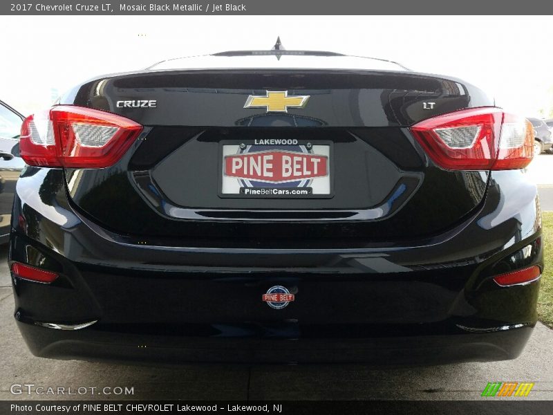 Mosaic Black Metallic / Jet Black 2017 Chevrolet Cruze LT