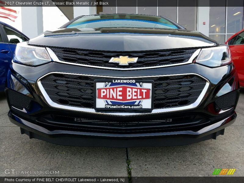 Mosaic Black Metallic / Jet Black 2017 Chevrolet Cruze LT