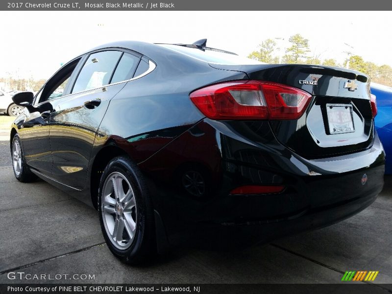 Mosaic Black Metallic / Jet Black 2017 Chevrolet Cruze LT