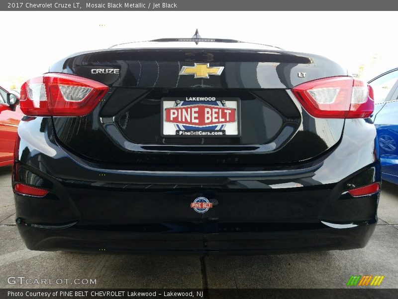 Mosaic Black Metallic / Jet Black 2017 Chevrolet Cruze LT