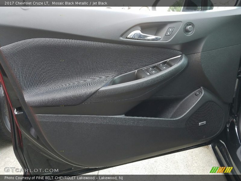 Mosaic Black Metallic / Jet Black 2017 Chevrolet Cruze LT