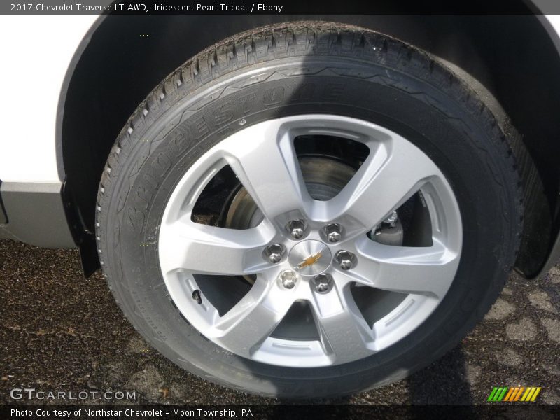 Iridescent Pearl Tricoat / Ebony 2017 Chevrolet Traverse LT AWD