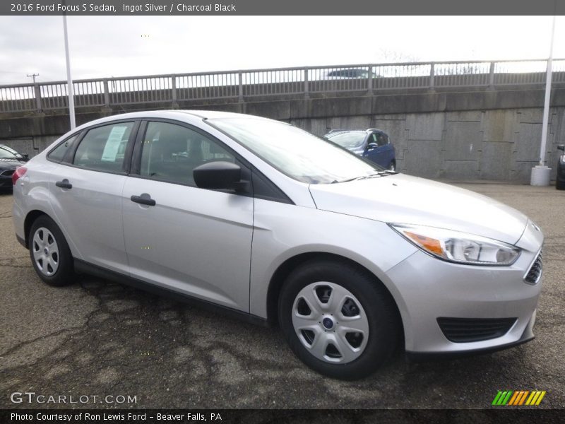 Ingot Silver / Charcoal Black 2016 Ford Focus S Sedan