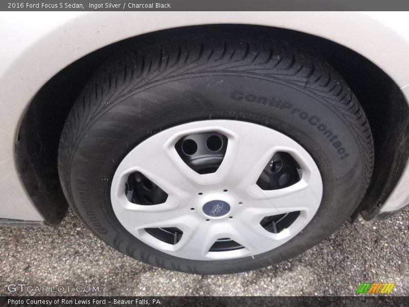 Ingot Silver / Charcoal Black 2016 Ford Focus S Sedan