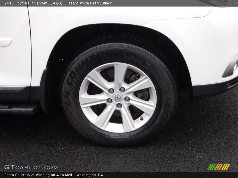 Blizzard White Pearl / Black 2013 Toyota Highlander SE 4WD